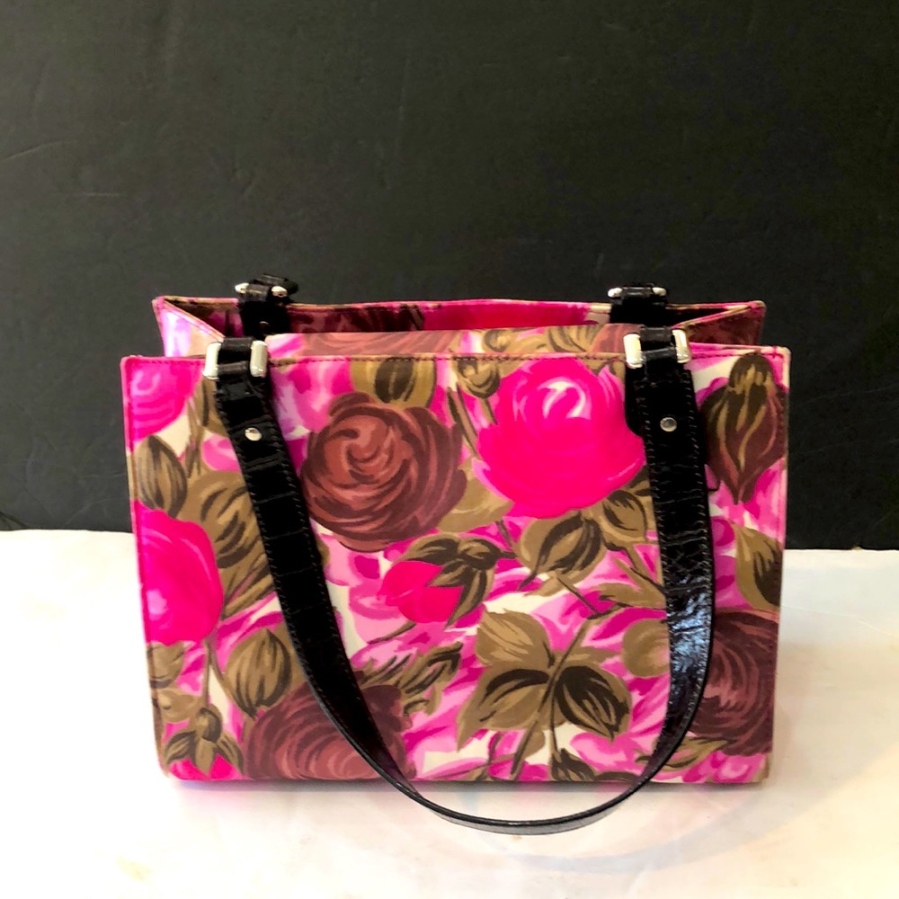 Kate Spade Beautiful winter flower print 🌺🌸fiber bag